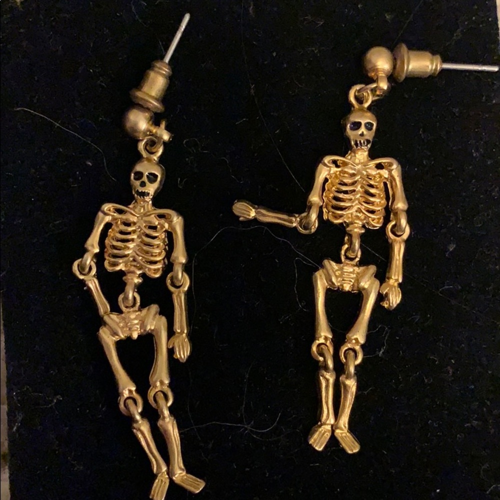 Gold dangling earrings